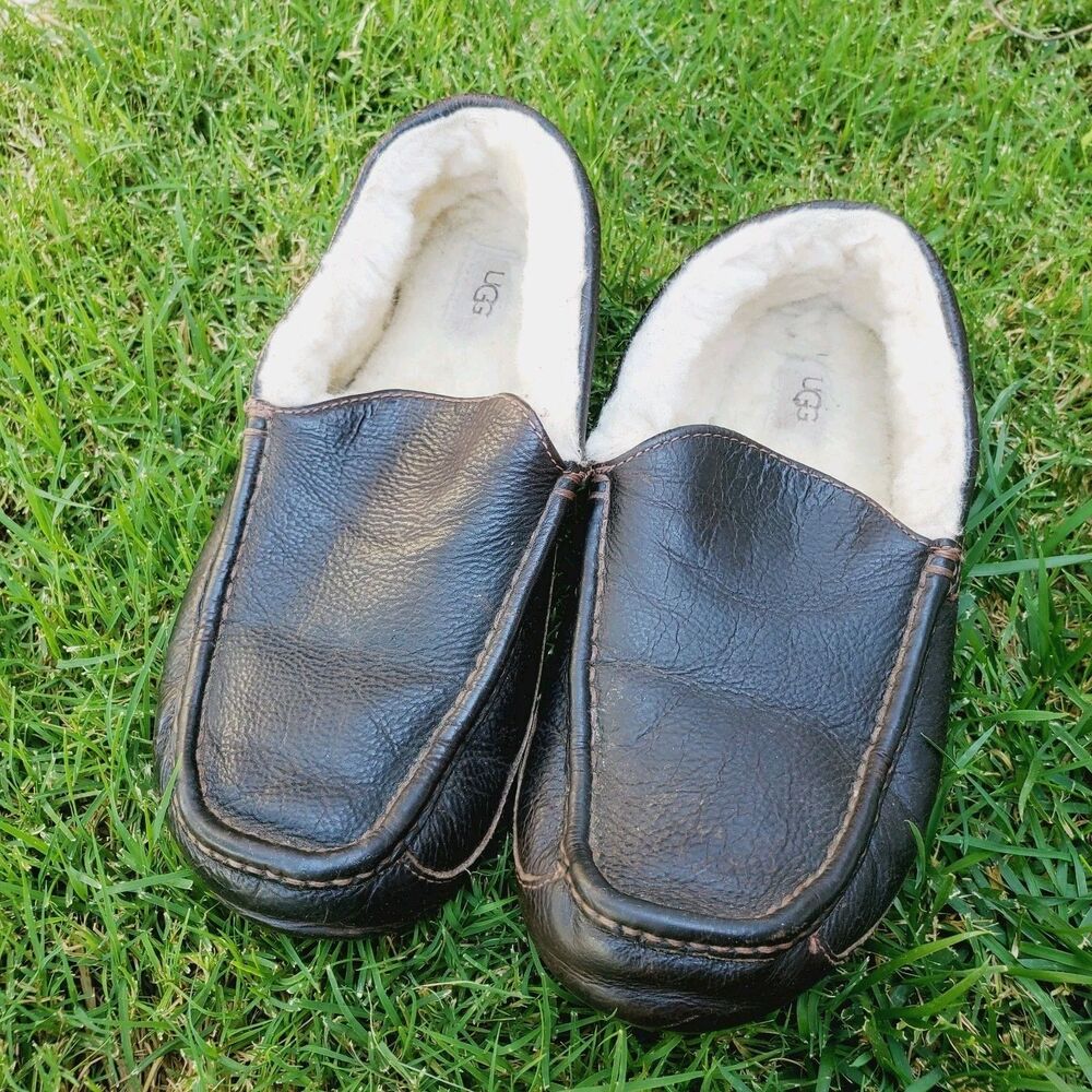 UGG Men's Brown Leather Slippers 5379 Size 10 with sheerling lining
